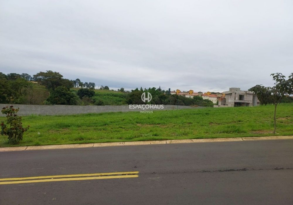 Terreno em Condomínio com 300m² no bairro London Park em Indaiatuba