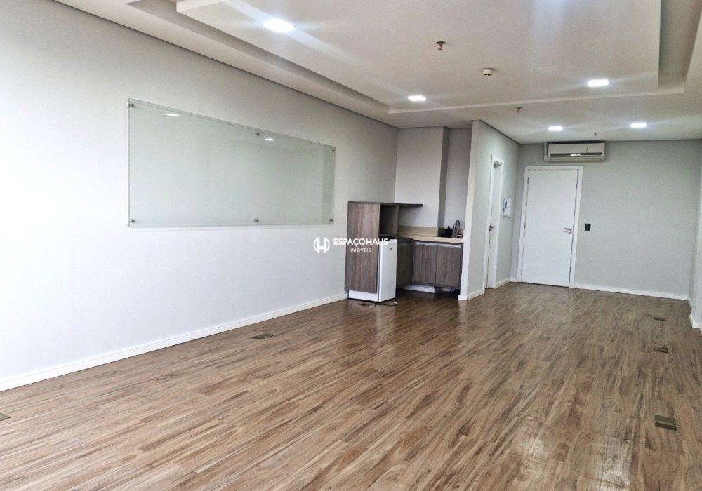 Salas/Conjuntos com 42m² no bairro Vila Homero em Indaiatuba