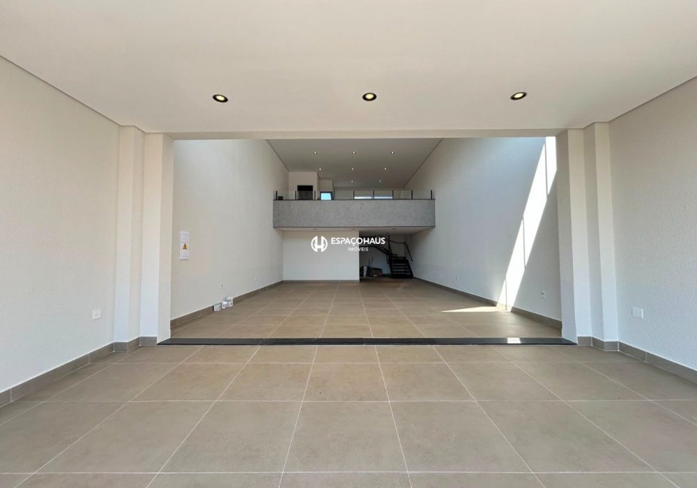 Galpão Comercial / Industrial com 150m² no bairro Jardim Monte Carlo em Indaiatuba