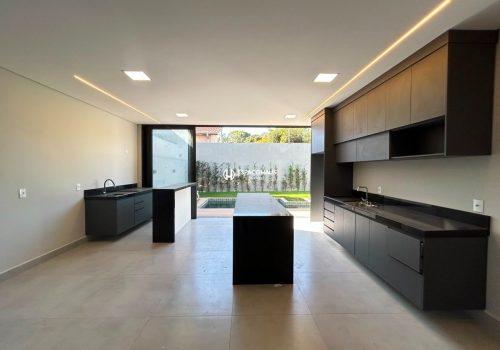 Casa com 215m², 4 quartos no bairro Colinas de Indaiatuba em Indaiatuba