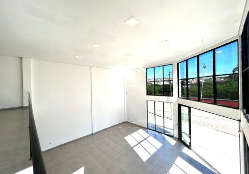 Galpão Comercial / Industrial com 244m² no bairro Jardim São Francisco em Indaiatuba