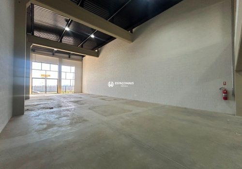 Galpão Comercial / Industrial com 376m² no bairro Residencial Monte Verde em Indaiatuba