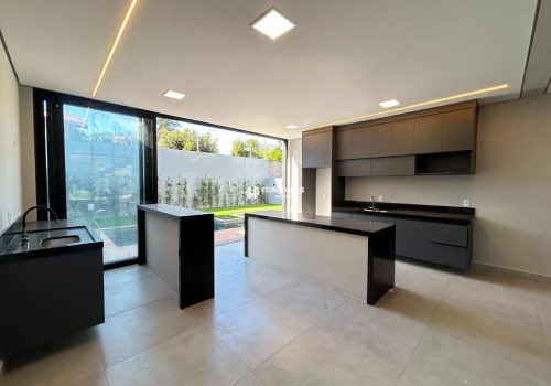 Casa com 215m², 4 quartos no bairro Colinas de Indaiatuba em Indaiatuba