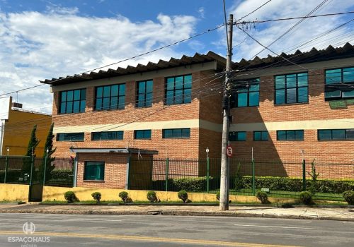 Galpão Comercial / Industrial para Comprar com 1.320m² no bairro Jardim Pedroso em Indaiatuba