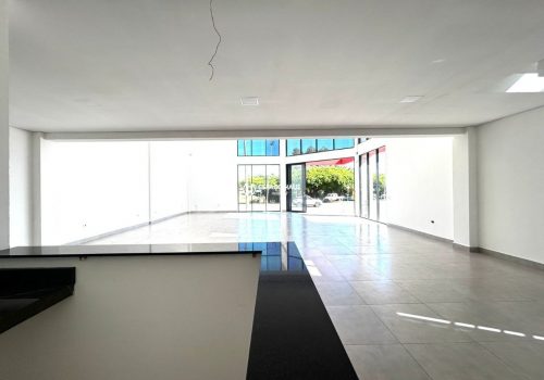 Galpão Comercial / Industrial com 244m² no bairro Jardim São Francisco em Indaiatuba