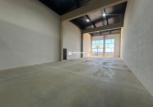 Galpão Comercial / Industrial com 376m² no bairro Residencial Monte Verde em Indaiatuba