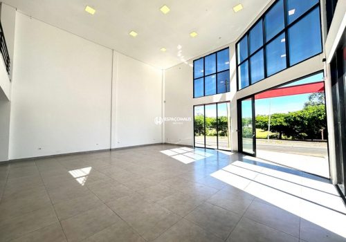 Galpão Comercial / Industrial com 244m² no bairro Jardim São Francisco em Indaiatuba