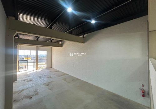 Galpão Comercial / Industrial com 376m² no bairro Residencial Monte Verde em Indaiatuba