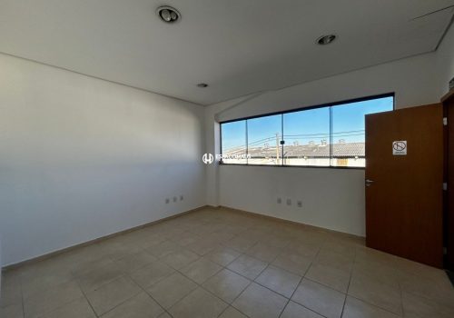 Galpão Comercial / Industrial com 700m² no bairro Recreio Campestre Jóia em Indaiatuba