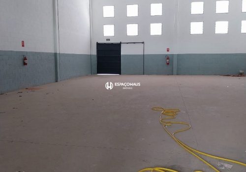 Galpão Comercial / Industrial com 425m² no bairro Comercila Bortoletto em Indaiatuba