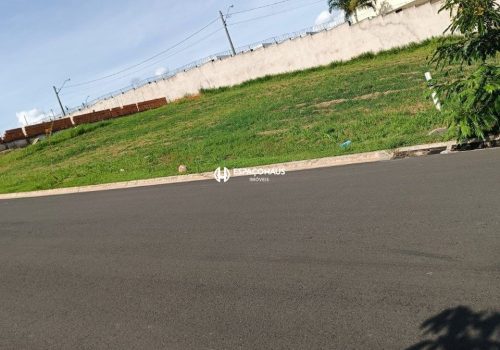 Terreno em Condomínio com 300m² no bairro London Park em Indaiatuba